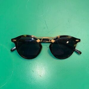 KREWE ST LOUIS Round Black Sunglasses